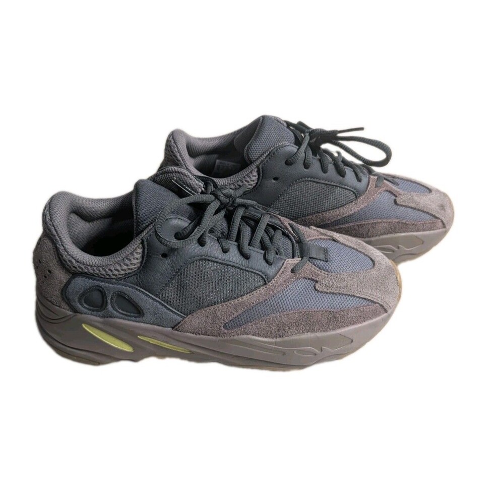 Adidas Yeezy Boost 700 Mauve EE9614 Men's Size 10 Used